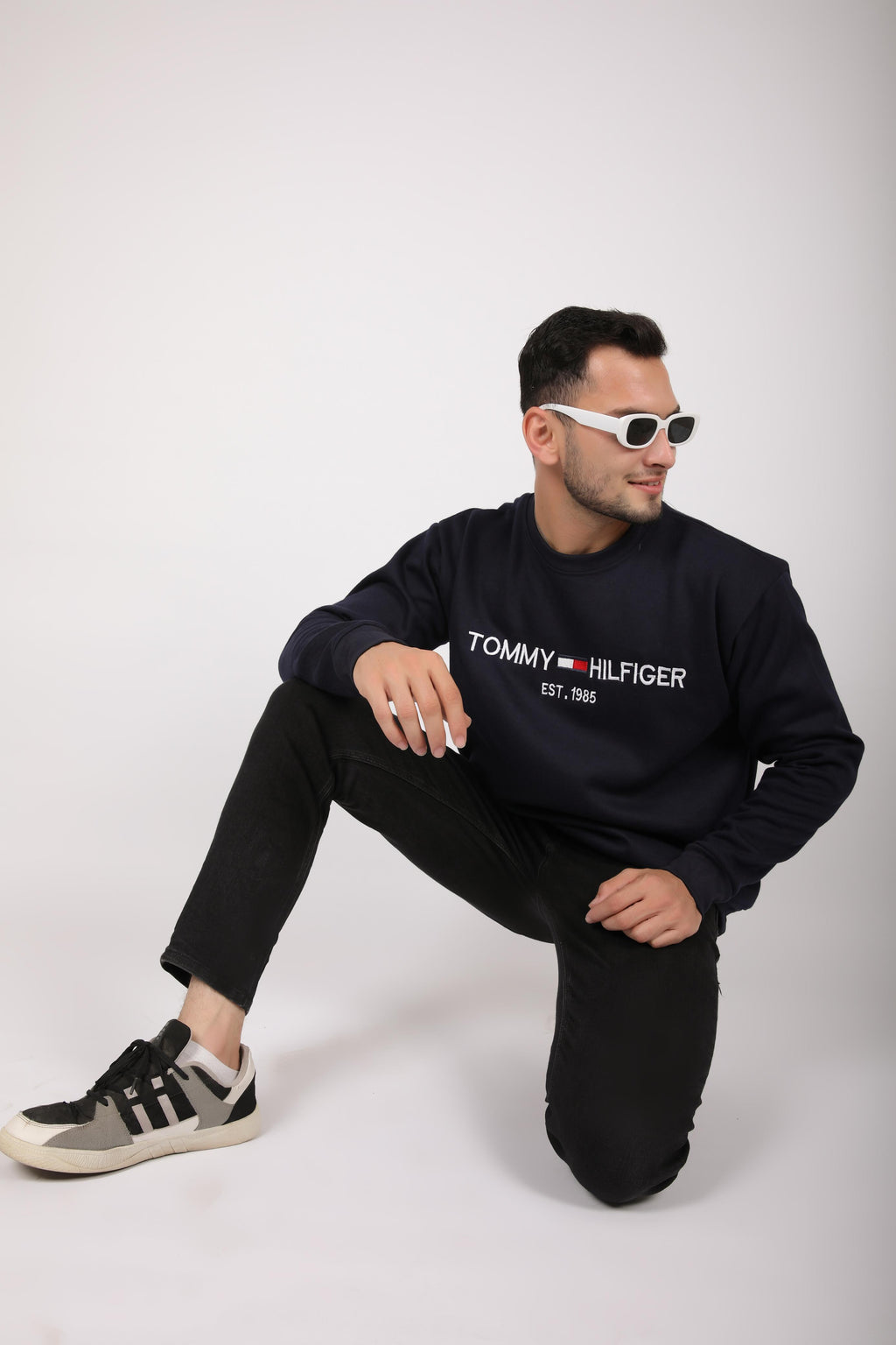 TH EMB SweatShirt - Black